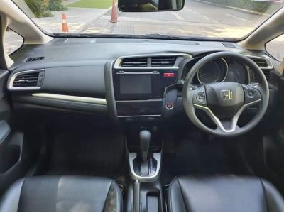 Honda JAZZ 1.5SV เกียร์ออโต้ สีขาว ปี 2015 รูปที่ 6